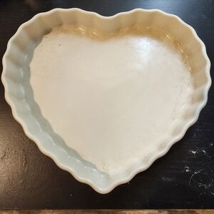 Heart Shaped large pie/quiche ruffled plate